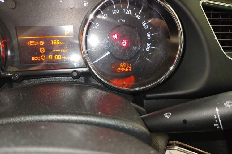 Used Peugeot 3008 2016 1.6THP Automatic Standard Edition Odometer Close Up