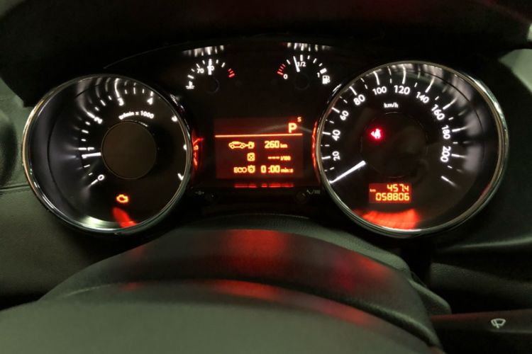 Used Peugeot 3008 2016 1.6THP Automatic Trend Edition Odometer Close Up