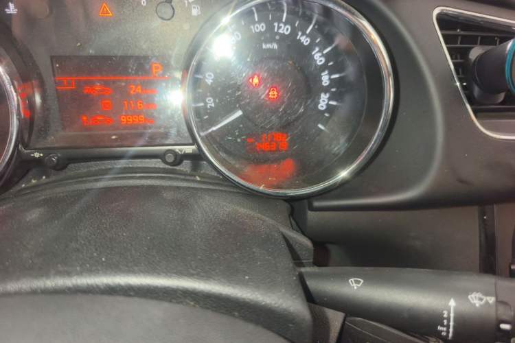 Used Peugeot 3008 2016 1.6THP Automatic Trend Edition Odometer Close Up