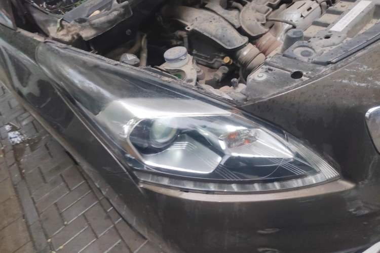 Used Peugeot 3008 2016 1.6THP Automatic Trend Edition Right Front Headlight