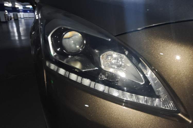 Used Peugeot 3008 2016 1.6THP Automatic Prestige Edition Right Front Headlight