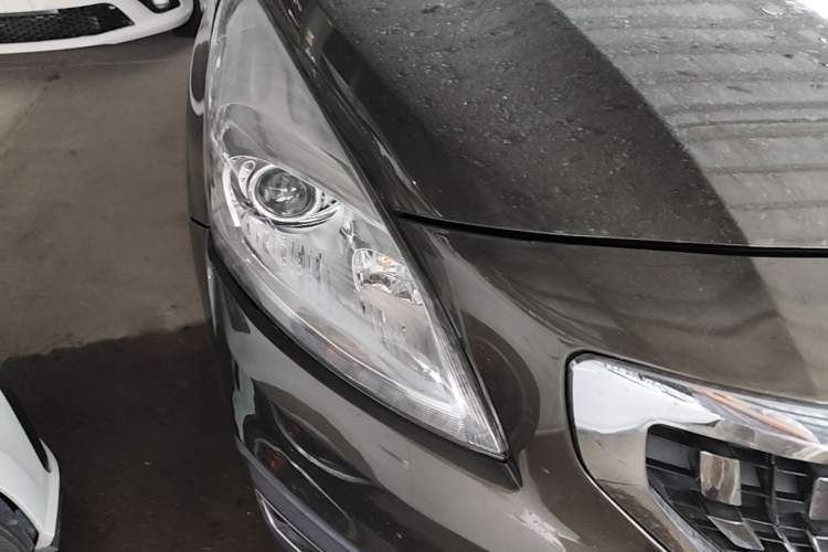Used Peugeot 3008 2016 1.6THP Automatic Classic Edition Right Front Headlight