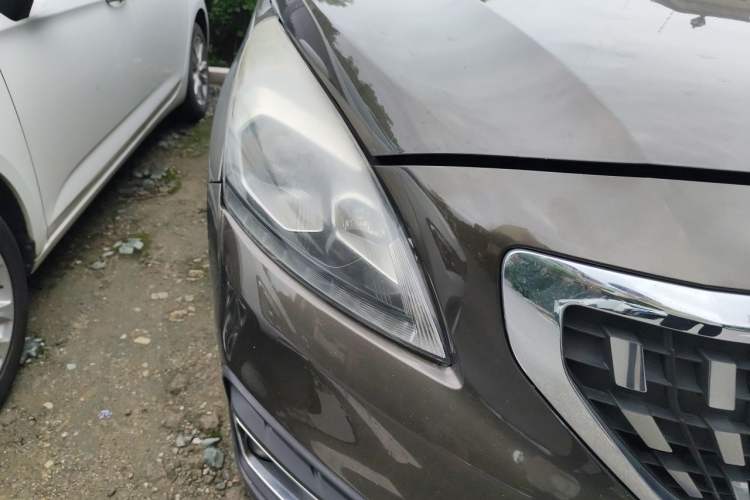Used Peugeot 3008 2016 2.0L Automatic Trend Edition Right Front Headlight