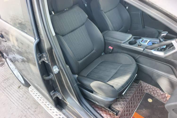 Used Peugeot 3008 2016 2.0L Automatic Classic Edition Right Front Seat