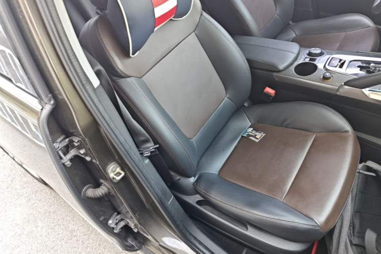Used Peugeot 3008 2016 1.6THP Automatic Classic Edition Right Front Seat