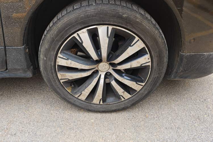 Used Peugeot 3008 2016 1.6THP Automatic Prestige Edition Right Front Wheel Hub