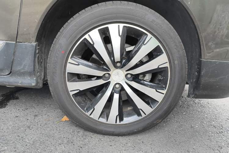 Used Peugeot 3008 2016 1.6THP Automatic Prestige Edition Right Front Wheel Hub