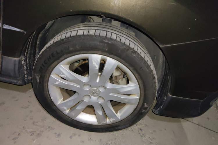 Used Peugeot 3008 2016 1.6THP Automatic Trend Edition Right Front Wheel Hub
