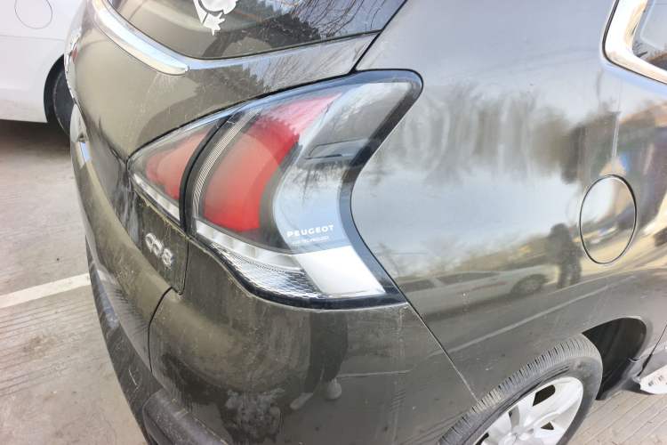 Used Peugeot 3008 2016 2.0L Automatic Classic Edition Right Rear Taillight