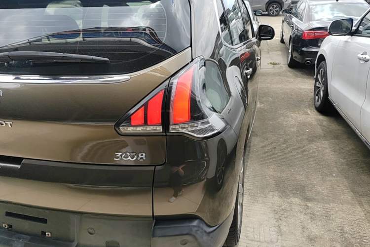 Used Peugeot 3008 2016 2.0L Automatic Classic Edition Right Rear Taillight