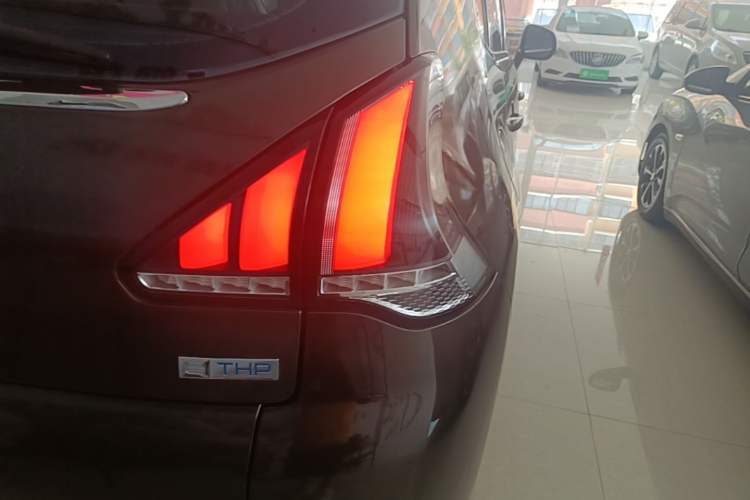 Used Peugeot 3008 2016 1.6THP Automatic Standard Edition Right Rear Taillight