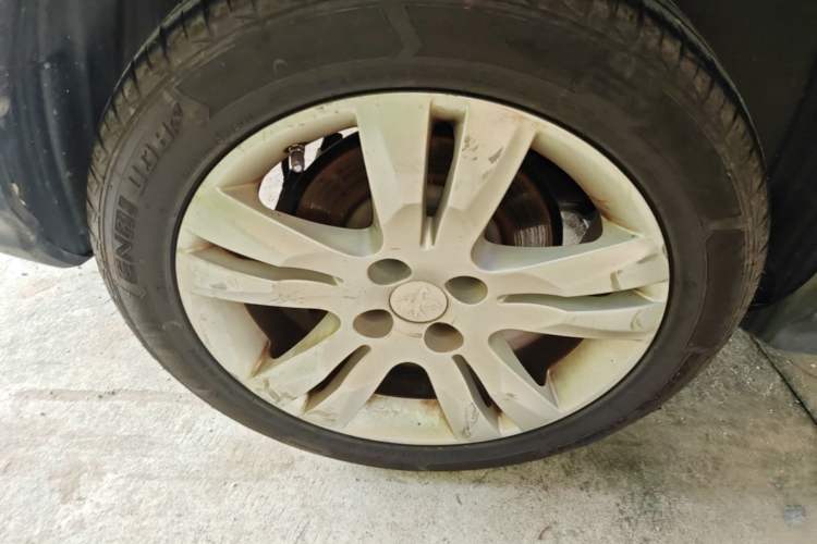 Used Peugeot 3008 2016 1.6THP Automatic Classic Edition Right Rear Wheel Hub
