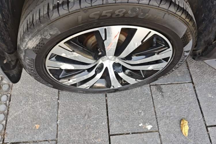 Used Peugeot 3008 2016 2.0L Automatic Trend Edition Right Rear Wheel Hub