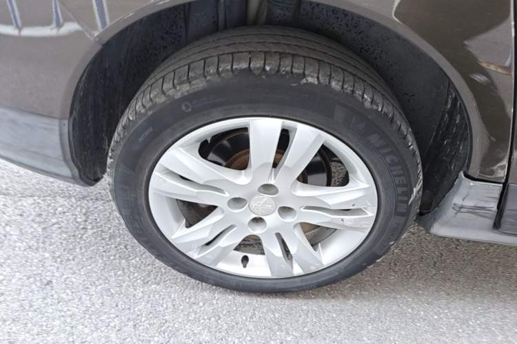 Used Peugeot 3008 2016 1.6THP Automatic Classic Edition Right Rear Wheel Hub