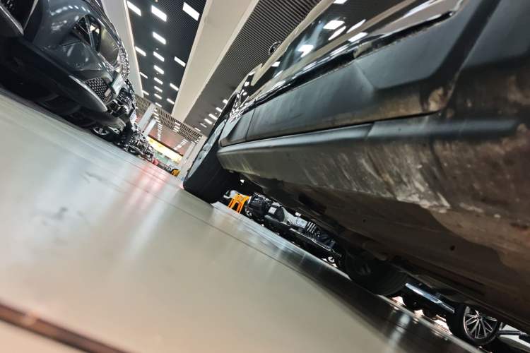 Used Peugeot 3008 2016 1.6THP Automatic Classic Edition Right Side Sill