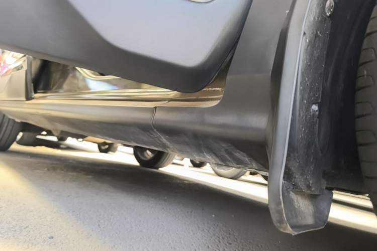 Used Peugeot 3008 2016 1.6THP Automatic Classic Edition Right Side Sill