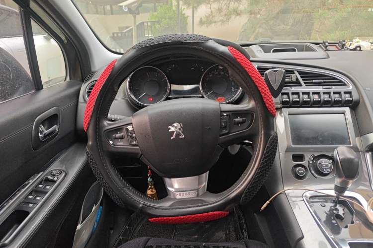Used Peugeot 3008 2016 1.6THP Automatic Prestige Edition Steering Wheel
