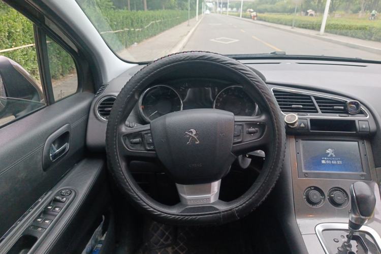 Used Peugeot 3008 2016 1.6THP Automatic Classic Edition Steering Wheel