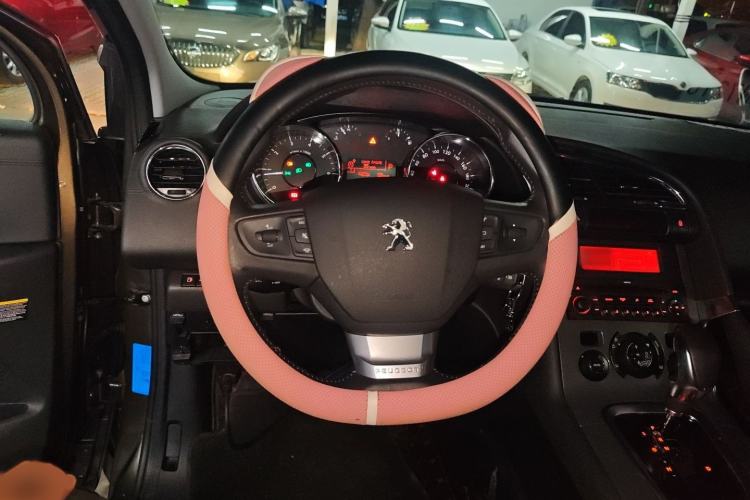 Used Peugeot 3008 2016 1.6THP Automatic Trend Edition Steering Wheel