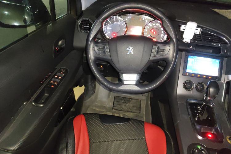 Used Peugeot 3008 2016 1.6THP Automatic Trend Edition Steering Wheel