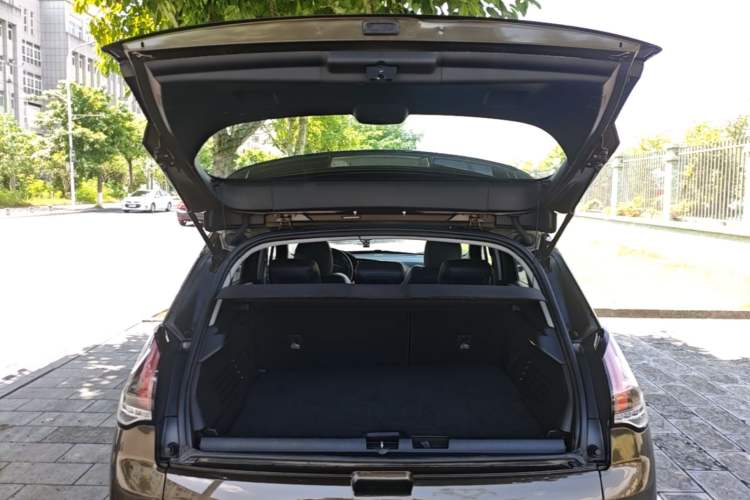 Used Peugeot 3008 2016 2.0L Automatic Trend Edition Trunk