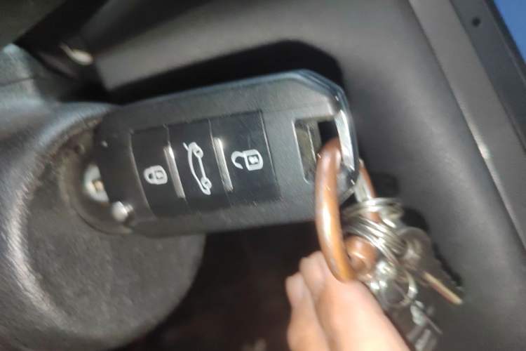 Used Peugeot 3008 2016 1.6THP Automatic Trend Edition Vehicle Key