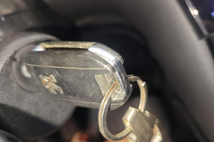 Used Peugeot 3008 2016 1.6THP Automatic Standard Edition Vehicle Key