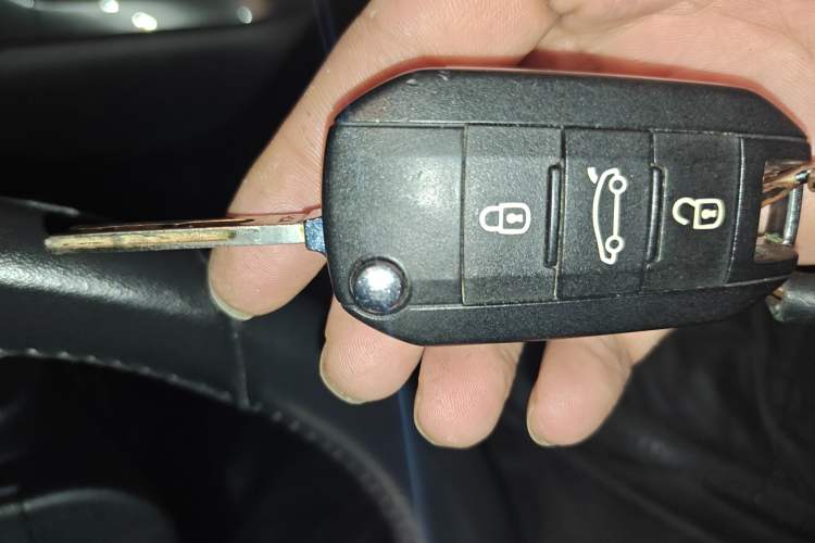 Used Peugeot 3008 2016 1.6THP Automatic Prestige Edition Vehicle Key