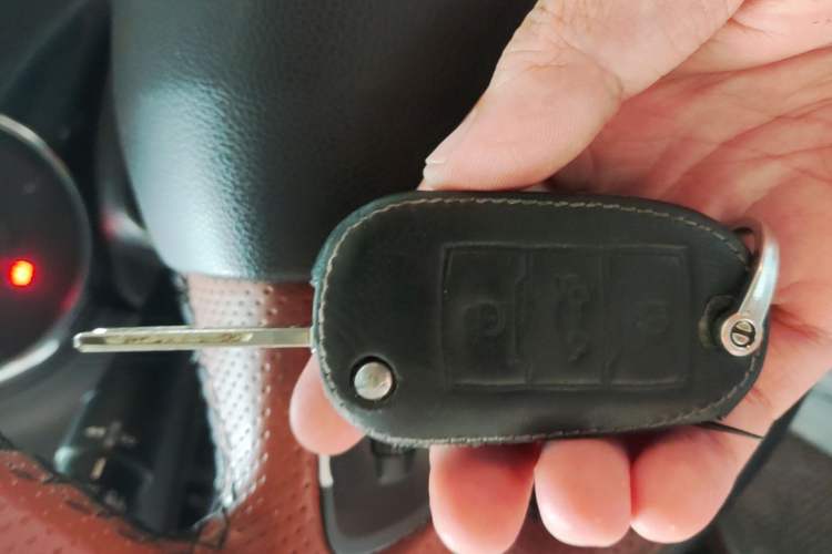 Used Peugeot 3008 2016 1.6THP Automatic Classic Edition Vehicle Key