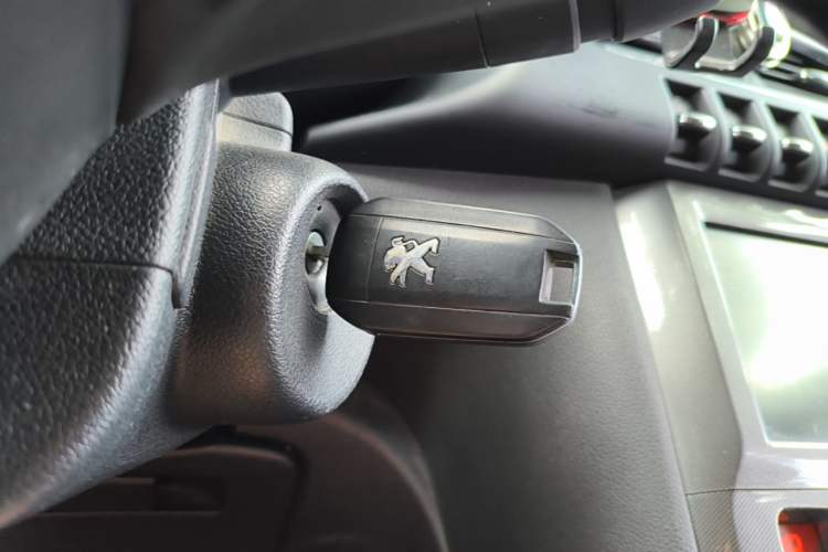 Used Peugeot 3008 2016 1.6THP Automatic Prestige Edition Vehicle Key