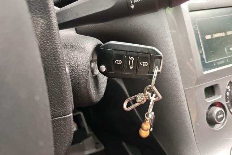 Used Peugeot 3008 2016 1.6THP Automatic Prestige Edition Vehicle Key