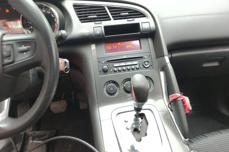 Used Peugeot 3008 2016 2.0L Automatic Classic Edition Audio And AC Panel
