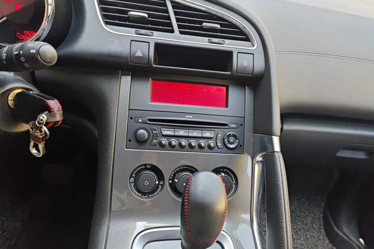 Used Peugeot 3008 2016 2.0L Automatic Classic Edition Audio And AC Panel