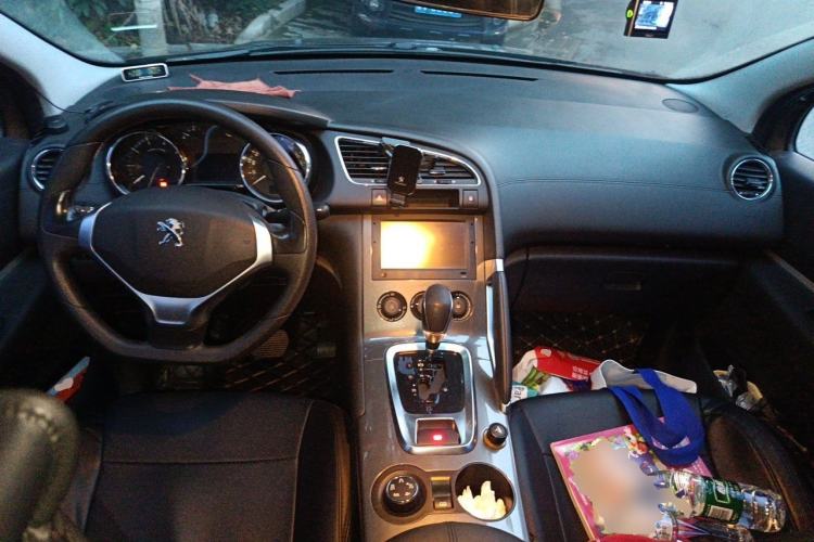 Used Peugeot 3008 2016 1.6THP Automatic Standard Edition Center Console