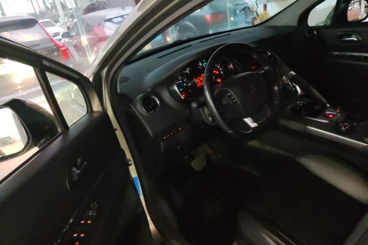 Used Peugeot 3008 2016 1.6THP Automatic Trend Edition Driver Seat