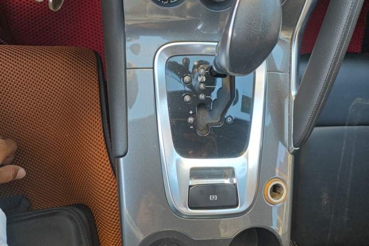 Used Peugeot 3008 2016 1.6THP Automatic Classic Edition Gear Lever