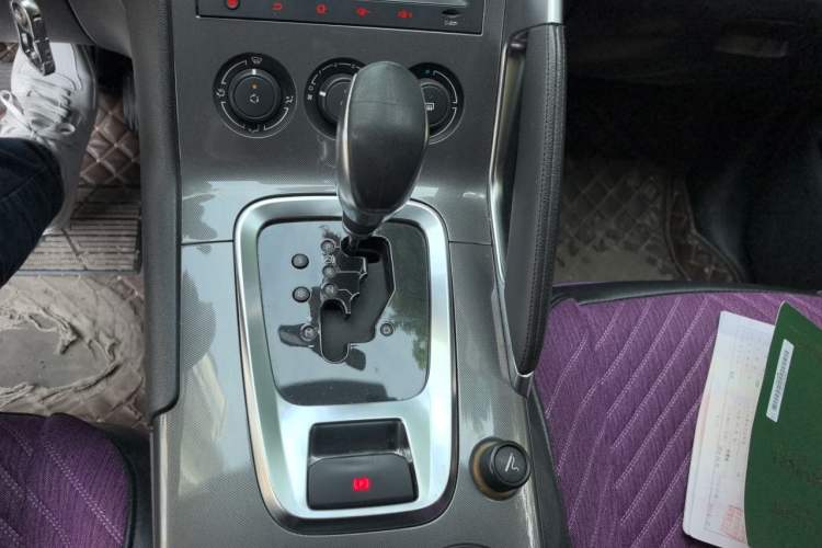 Used Peugeot 3008 2016 2.0L Automatic Classic Edition Gear Lever