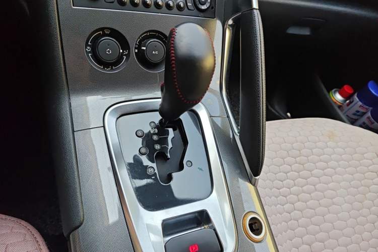 Used Peugeot 3008 2016 2.0L Automatic Classic Edition Gear Lever