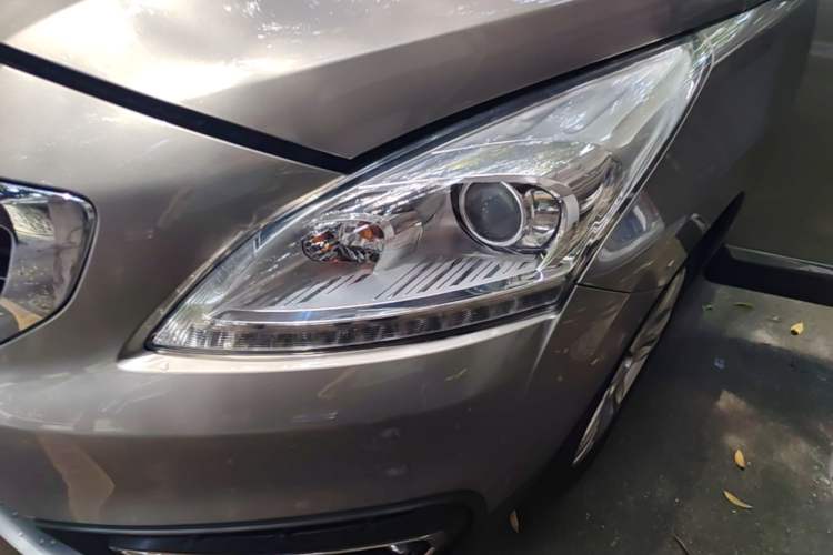 Used Peugeot 3008 2016 1.6THP Automatic Classic Edition Left Front Headlight