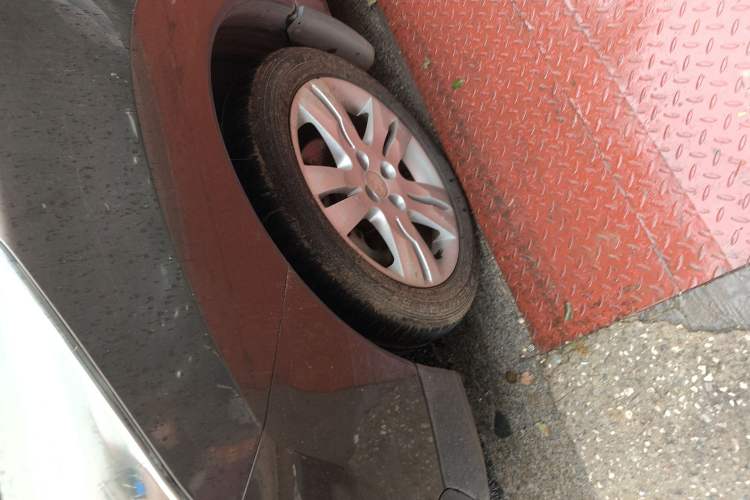 Used Peugeot 3008 2016 2.0L Automatic Classic Edition Left Front Wheel Hub