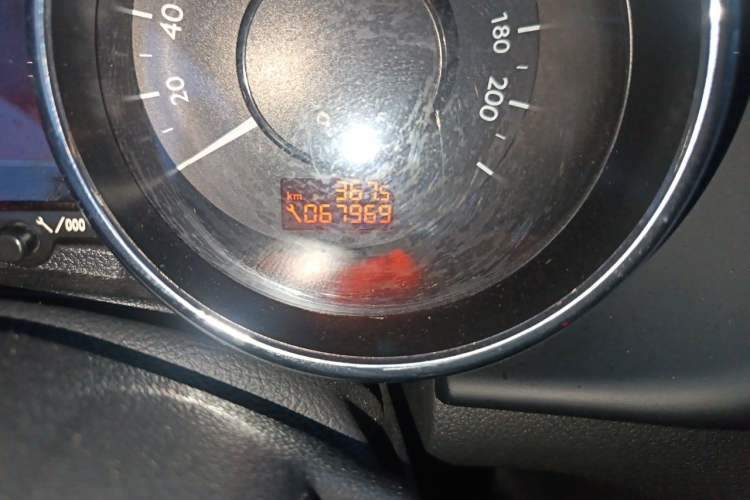 Used Peugeot 3008 2016 1.6THP Automatic Standard Edition Odometer Close Up