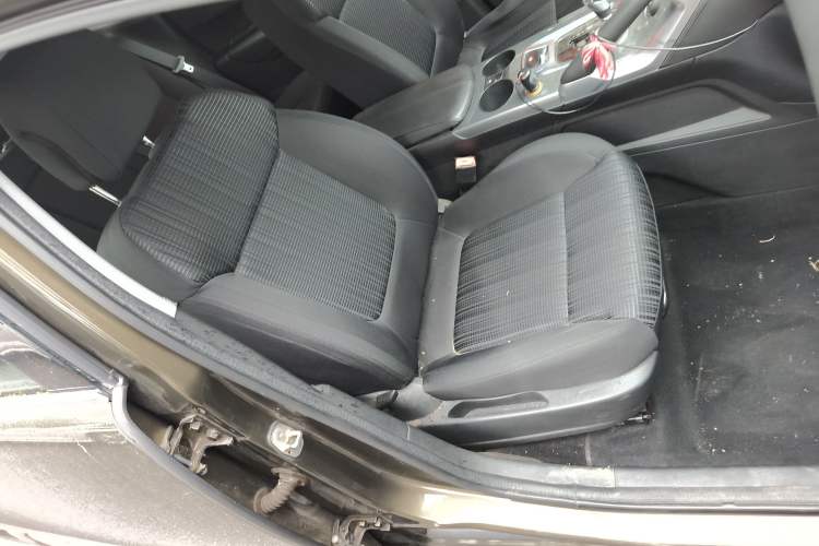 Used Peugeot 3008 2016 2.0L Automatic Classic Edition Right Front Seat