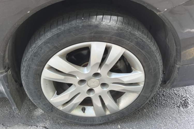 Used Peugeot 3008 2016 2.0L Automatic Classic Edition Right Front Wheel Hub