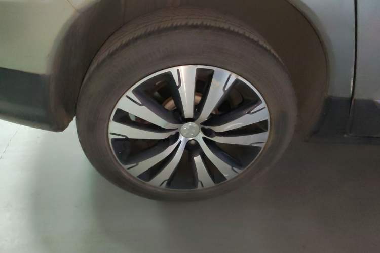 Used Peugeot 3008 2016 1.6THP Automatic Trend Edition Right Rear Wheel Hub
