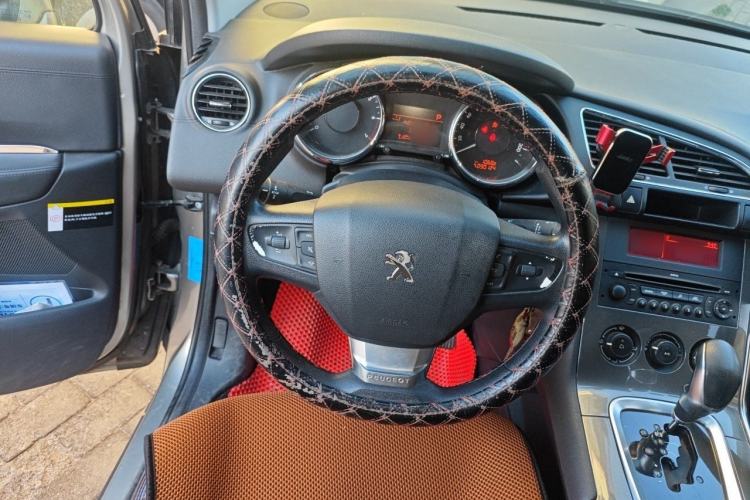 Used Peugeot 3008 2016 1.6THP Automatic Classic Edition Steering Wheel