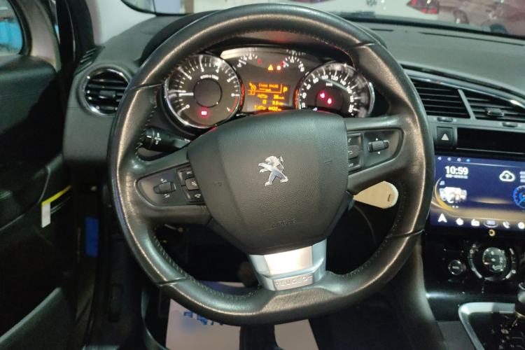 Used Peugeot 3008 2016 1.6THP Automatic Trend Edition Steering Wheel
