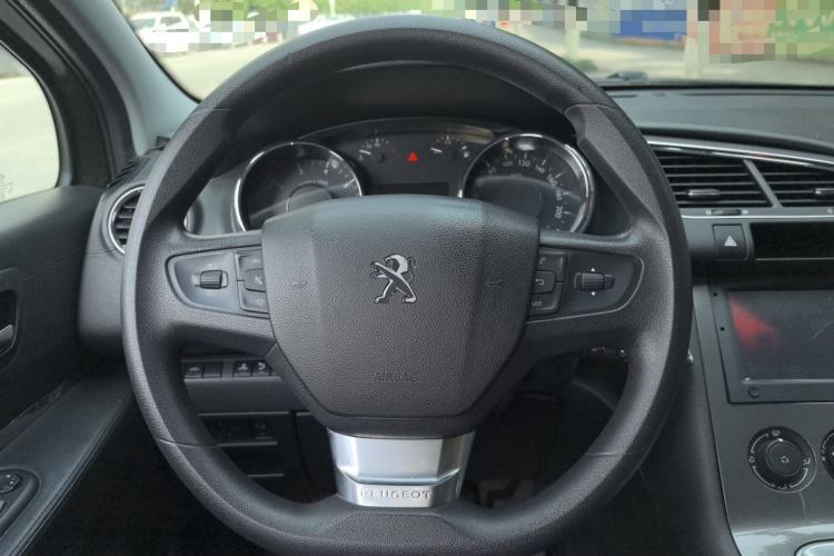 Used Peugeot 3008 2016 2.0L Automatic Classic Edition Steering Wheel
