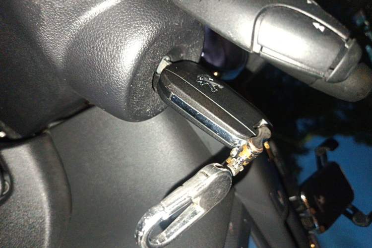 Used Peugeot 3008 2016 1.6THP Automatic Standard Edition Vehicle Key