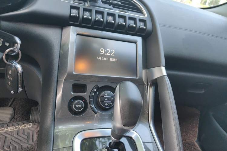 Used Peugeot 3008 2016 1.6THP Automatic Prestige Edition Audio And AC Panel