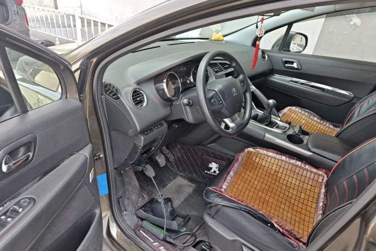 Used Peugeot 3008 2016 2.0L Manual Classic Edition Driver Seat